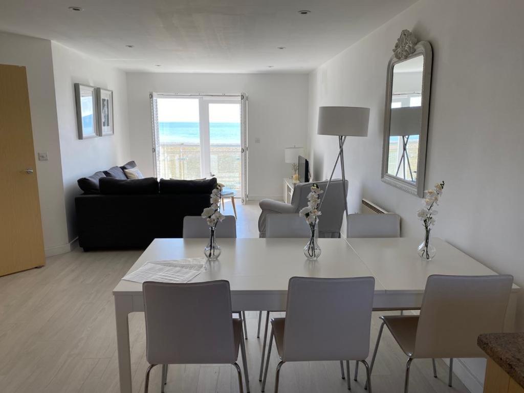 Luxury Beachfront Outstanding 2 Bedroom Apartment AEGON International Esterno foto